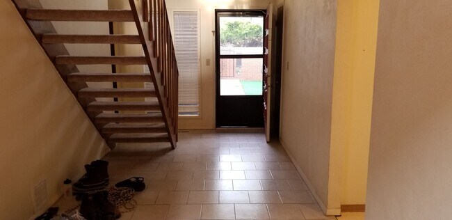 Building Photo - Spacious 3B/2B Home in Boulder