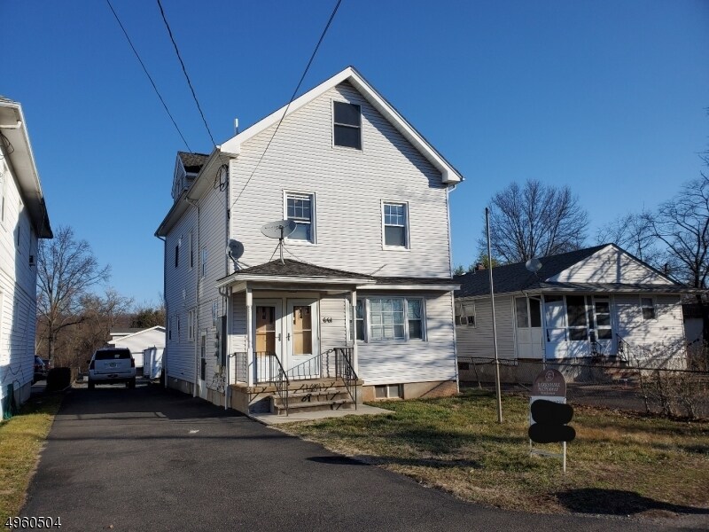 Foto principal - 661 E Main St