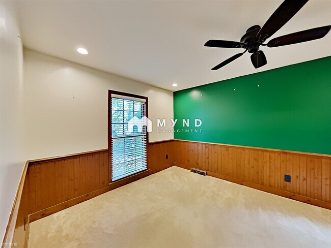 Building Photo - 3 br, 2.5 bath House - 1914 Light Brigade Dr
