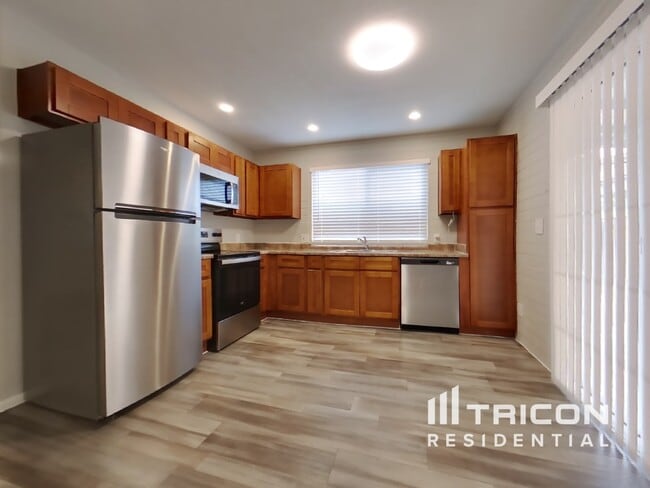 Building Photo - 4241 N 73rd Ln