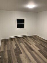 Building Photo - 8 Bell Dr