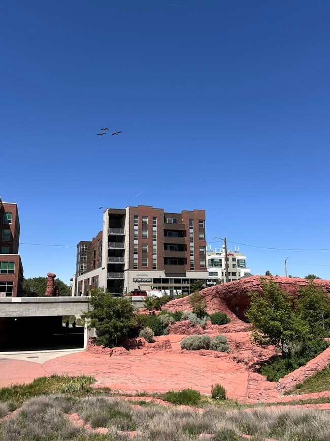 El sorteo en los apartamentos Sugarhouse - The Draw at Sugarhouse Apartments