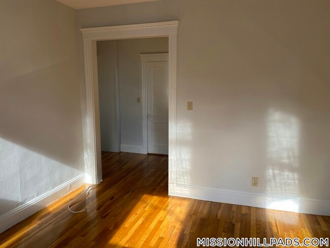 Building Photo - 49 Worthington St