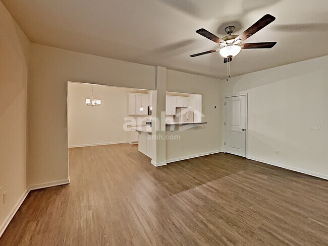 Building Photo - 717 Woodall Rd
