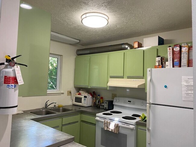 Foto del edificio - 718 Hudson St