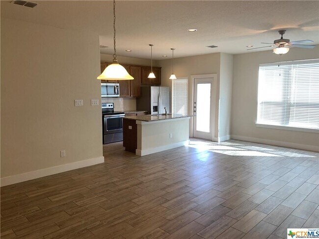 Building Photo - 935 Langesmill Branch