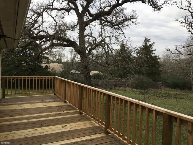 Foto del edificio - 3 br, 2 bath House - 13725 Chenault Ln