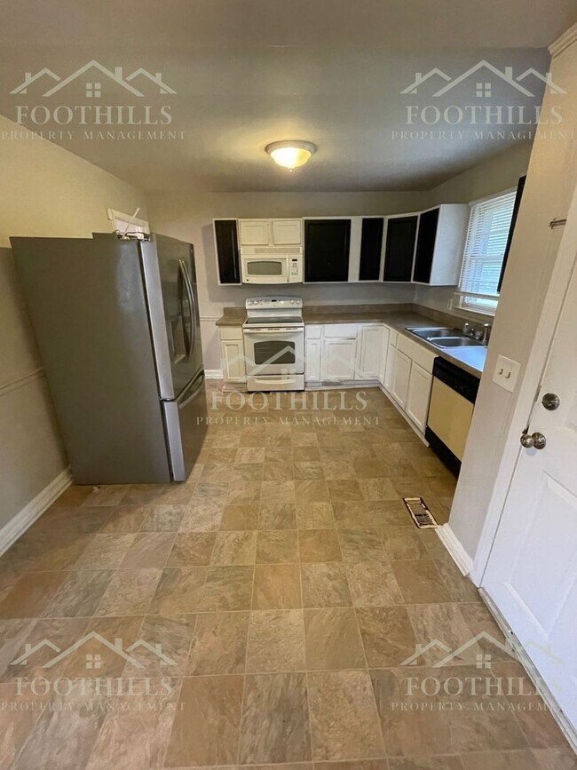 Foto del edificio - 3012 Cambridge Rd