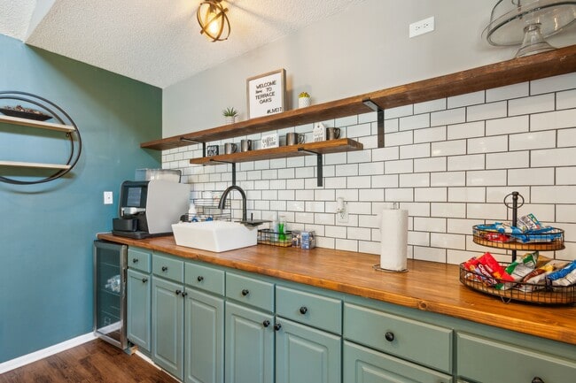 Foto del edificio - Terrace Oaks & Olde Battleground