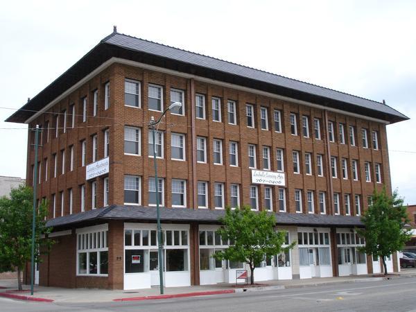 Primary Photo - LaSalle Crossing Apartments