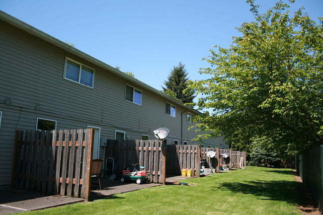 Foto del edificio - 2nd Street Townhomes