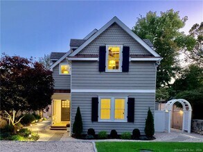 Building Photo - 1 Otter Trail