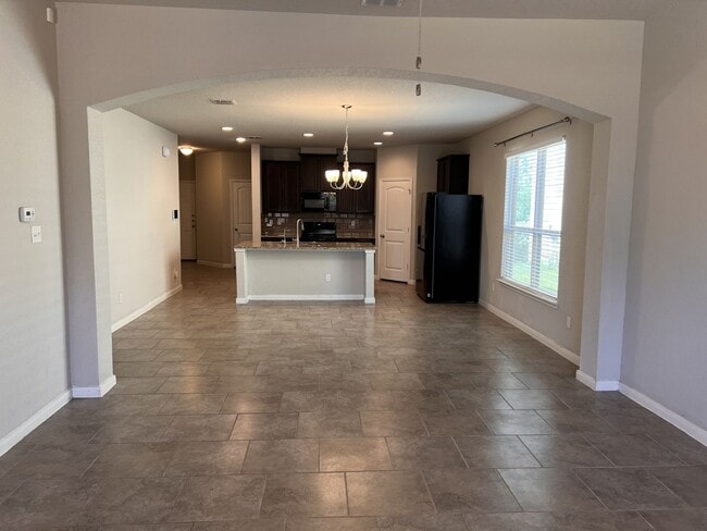 Building Photo - Beautiful Home in Summerhill!