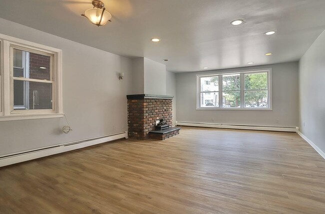 Building Photo - 97 Sanford Pl