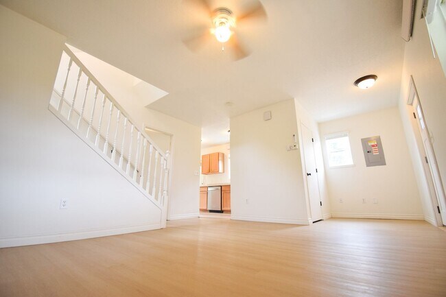 Foto del edificio - Beautiful 4 Bedroom 2 Bath Home in NE Port...