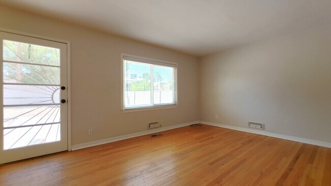 Foto del edificio - Charming 2 Bedroom House in the SE!