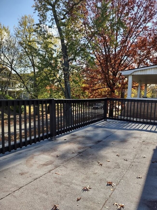 Building Photo - 2174 Oakdale Rd