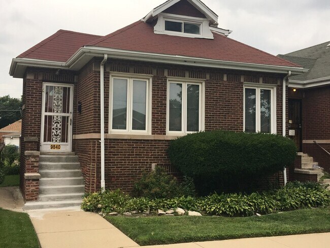 Building Photo - 9840 S Drexel Ave