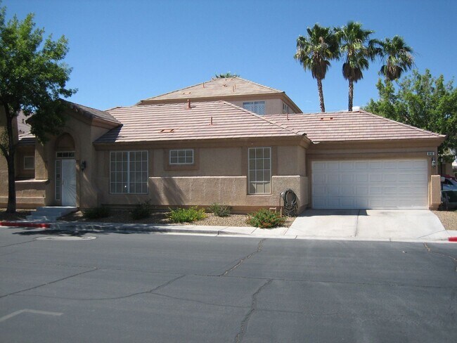 Foto del edificio - Single story, gated, 3bed, 2bath, 2car garage, Club house, Community Pool, Spa, Fitness room, CCRs
