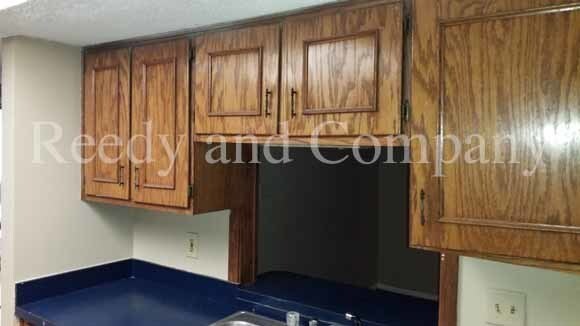 Building Photo - Spacious Townhome