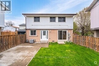 Building Photo - 2 Hunt Club Dr