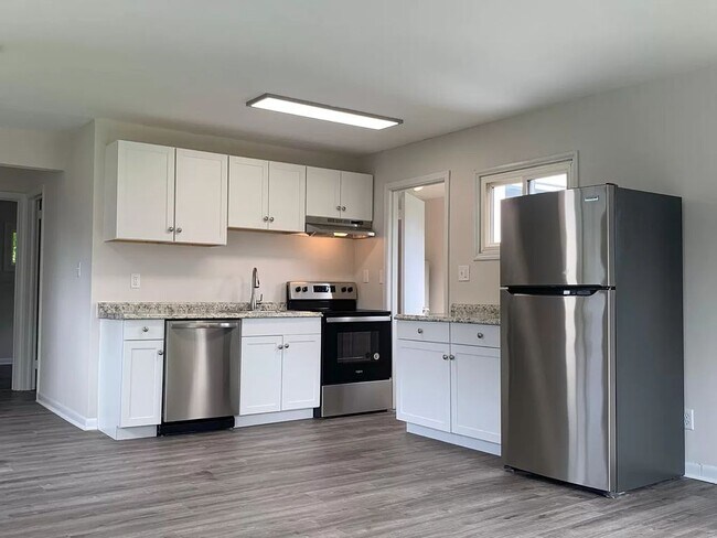 Building Photo - 1403 E Willow Run Dr
