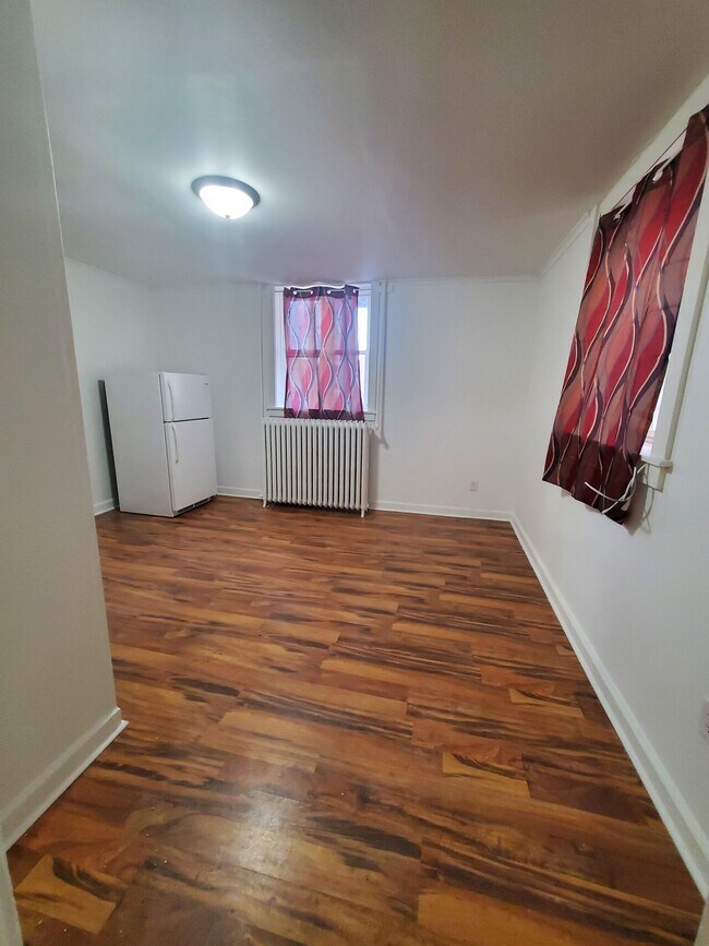 1338 Main St Unit 9, Dubuque, IA 52001 Condo for Rent in Dubuque, IA