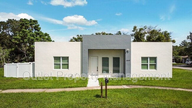 Photo - 1649 Lake Dr House