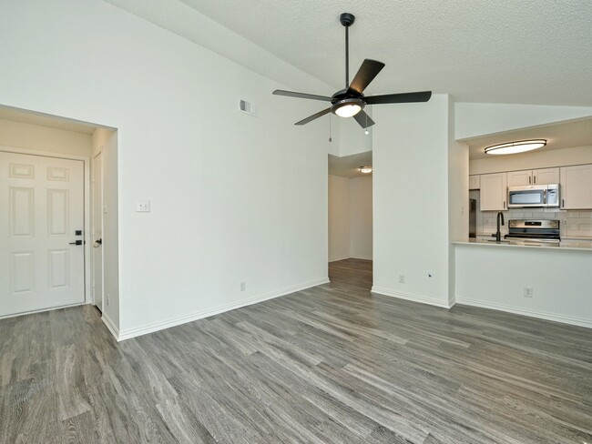 Foto del interior - St. Edwards Place Apartments