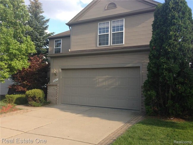 Building Photo - 241 Regents Dr