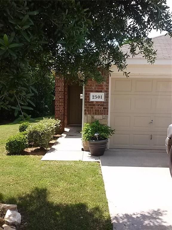 Foto principal - 2501 Wood River Pkwy