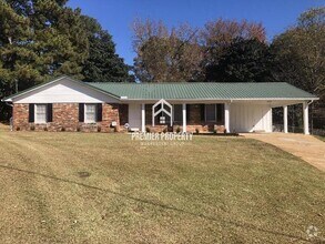 Building Photo - 3726 Springhill Dr
