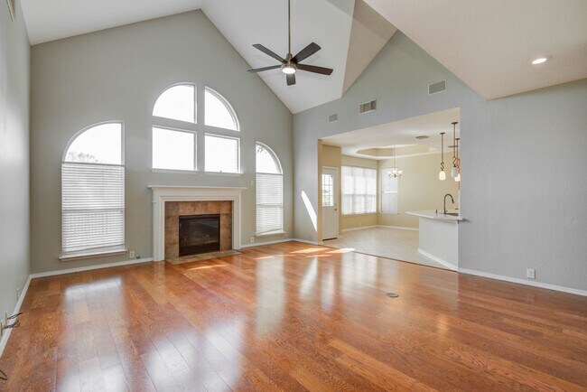 Foto del edificio - 11606 Canyon Mills Dr