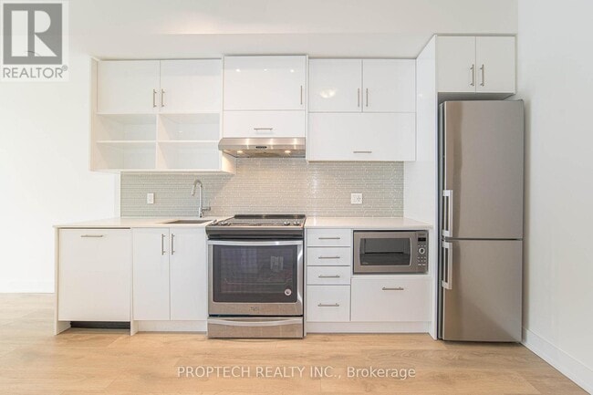 Building Photo - 128 Fairview Mall Dr