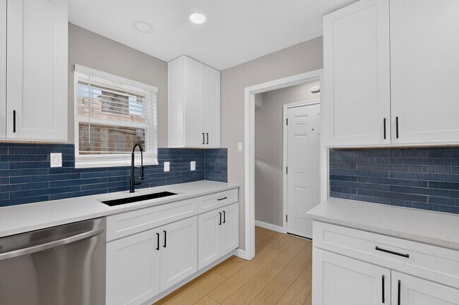 Foto del edificio - 620 W Stoneybrook Dr