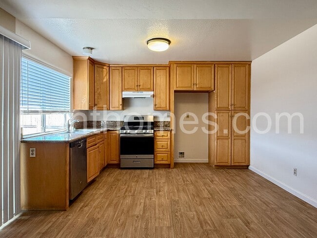 Building Photo - 10946 Decatur Rd