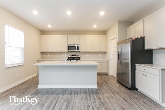 Building Photo - 2392 S Carlota Dr