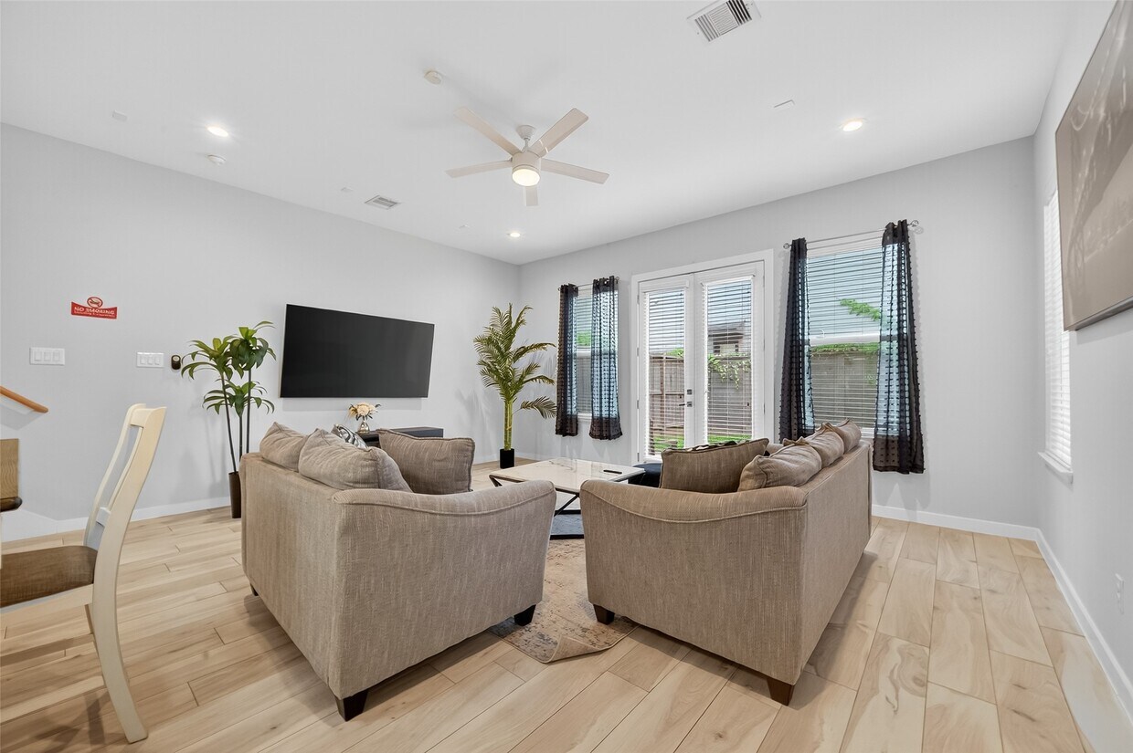 Foto del edificio - 2617 Live Oak St