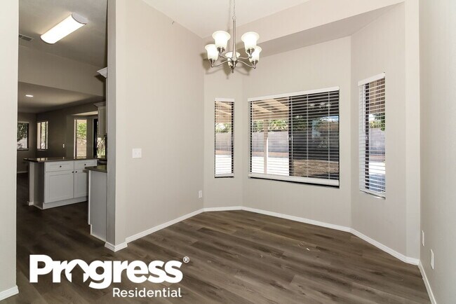 Building Photo - 5910 N Edenbrook Ln