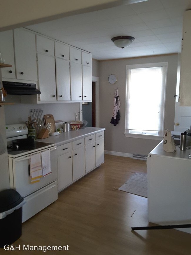 Foto del edificio - 3 br, 1 bath House - 708 9th Ave NE