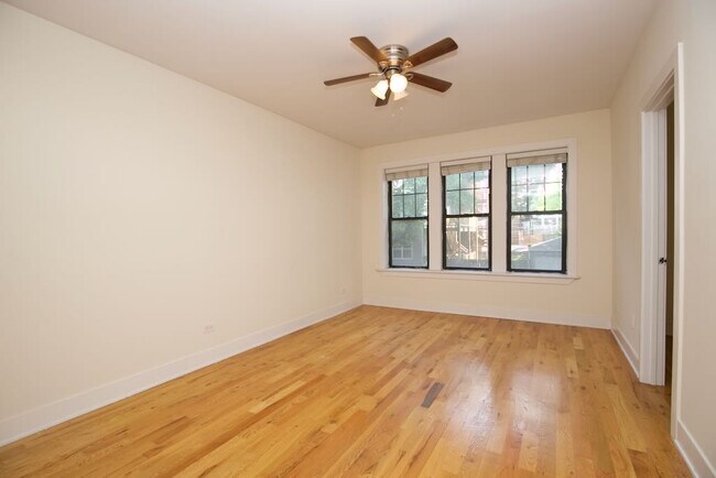 Building Photo - 1456 W Byron St