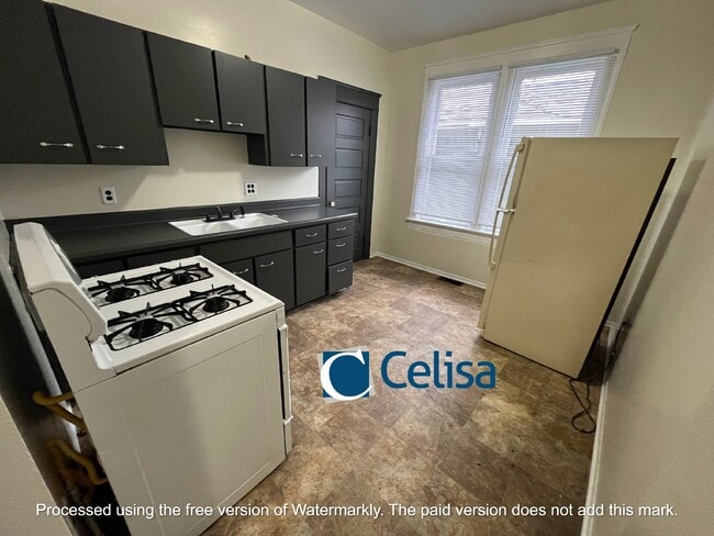 Foto del edificio - 817 W Jefferson Blvd Apt B