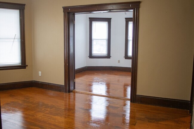 Foto del edificio - 91 Perry Ave