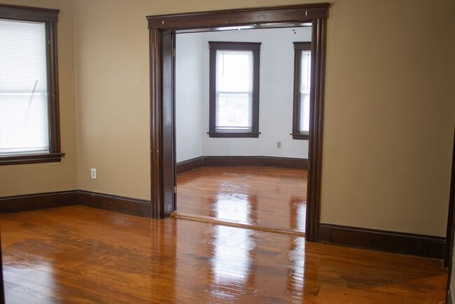 Building Photo - 91 Perry Ave