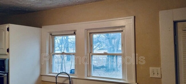 Building Photo - 734 N Belleview Pl