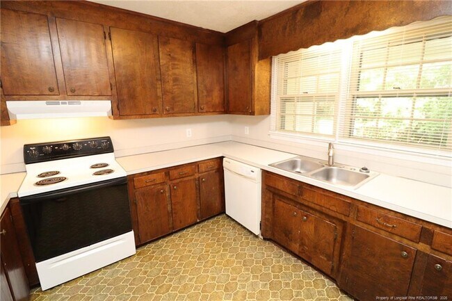 Foto del edificio - 5215 Deer Haven Dr