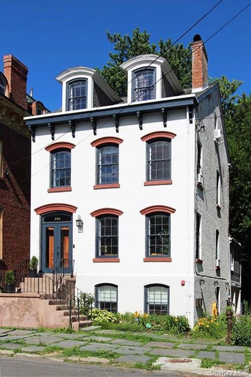 Primary Photo - 284 Liberty St