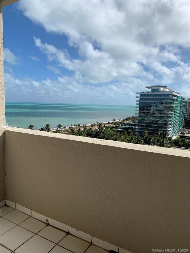 Foto principal - 201 Crandon Blvd