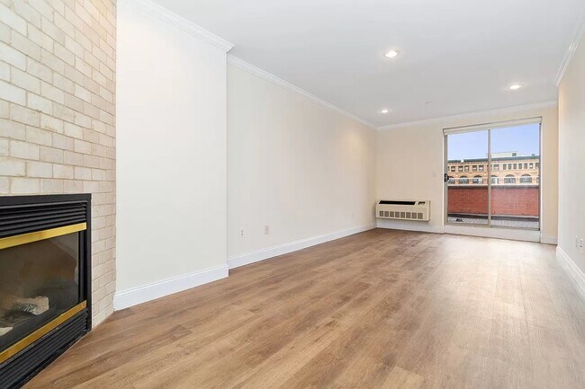 Building Photo - 143 Mulberry Street