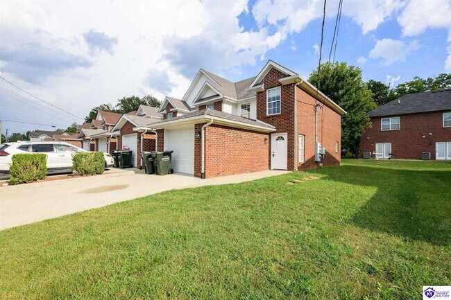 Foto del edificio - 115 Poplar Cir